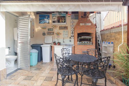 Casa à venda com 220m², 4 quartos e 2 vagasÁrea Externa