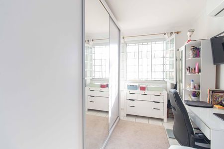 Casa à venda com 220m², 4 quartos e 2 vagasQuarto 2