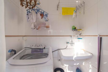 Casa à venda com 220m², 4 quartos e 2 vagasÁrea de Serviço