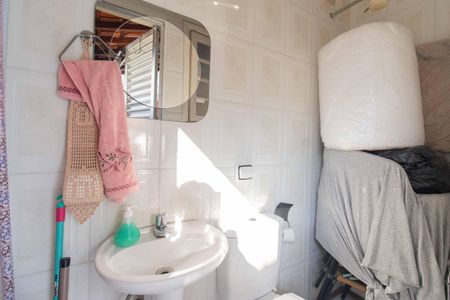 Casa à venda com 220m², 4 quartos e 2 vagasBanheiro de Serviço