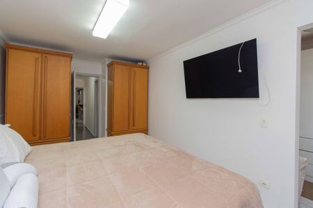 Casa à venda com 220m², 4 quartos e 2 vagasSuíte