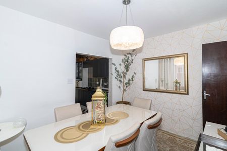 Casa à venda com 100m², 3 quartos e 2 vagas Casa à venda com 100m², 3 quartos e 2 vagasSala de Jantar