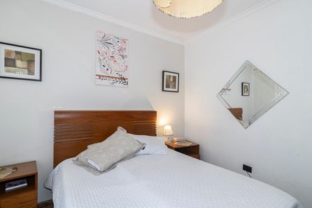 Casa à venda com 100m², 3 quartos e 2 vagas Casa à venda com 100m², 3 quartos e 2 vagasQuarto 1