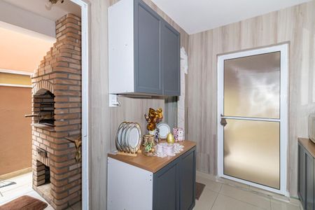 Casa à venda com 100m², 3 quartos e 2 vagas Casa à venda com 100m², 3 quartos e 2 vagasCozinha