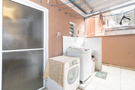 Casa à venda com 100m², 3 quartos e 2 vagas Casa à venda com 100m², 3 quartos e 2 vagasÁrea de Serviço