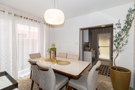 Casa à venda com 100m², 3 quartos e 2 vagas Casa à venda com 100m², 3 quartos e 2 vagasSala de Jantar