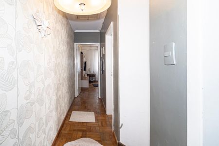 Casa à venda com 100m², 3 quartos e 2 vagas Casa à venda com 100m², 3 quartos e 2 vagasCorredor