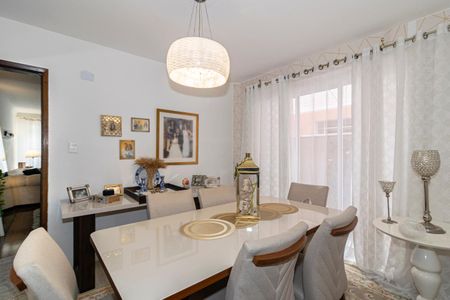 Casa à venda com 100m², 3 quartos e 2 vagas Casa à venda com 100m², 3 quartos e 2 vagasSala de Jantar