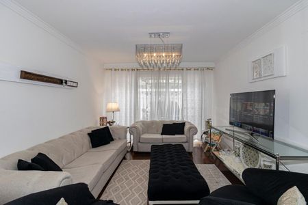 Casa à venda com 100m², 3 quartos e 2 vagas Casa à venda com 100m², 3 quartos e 2 vagasSala