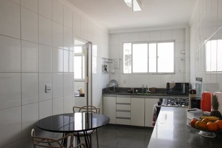 Apartamento para alugar com 230m², 4 quartos e 3 vagasCozinha