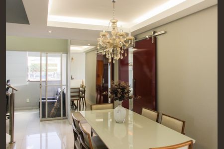 Apartamento para alugar com 230m², 4 quartos e 3 vagasSala