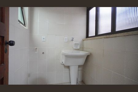 Cozinha e Área de Serviço de apartamento para alugar com 2 quartos, 75m² em Bela Vista, Porto Alegre