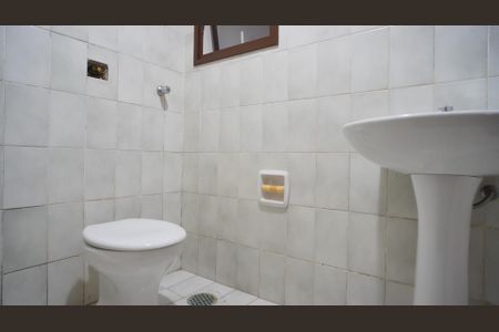Apartamento à venda com 75m², 2 quartos e 1 vaga Apartamento à venda com 75m², 2 quartos e 1 vagaBanheiro social