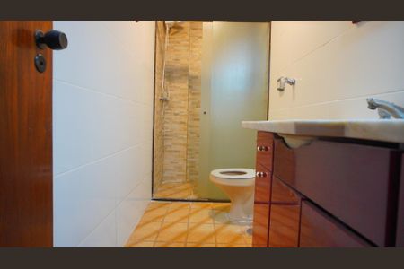 Banheiro social de apartamento para alugar com 2 quartos, 75m² em Bela Vista, Porto Alegre