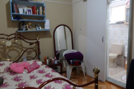 Casa à venda com 100m², 3 quartos e 2 vagasQuarto da casa superior