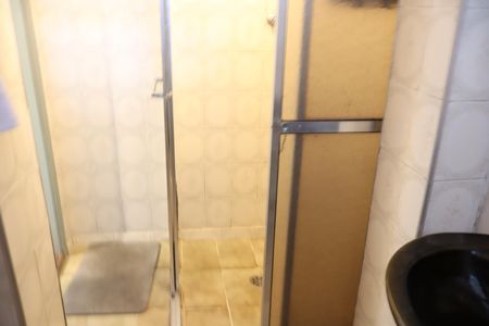 Casa à venda com 100m², 3 quartos e 2 vagasBanheiro da casa - rua lateral