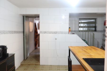 Casa à venda com 100m², 3 quartos e 2 vagasCozinha da casa - rua lateral