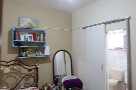 Casa à venda com 100m², 3 quartos e 2 vagasQuarto da casa superior