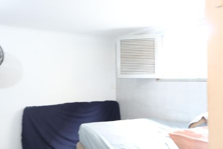 Casa à venda com 100m², 3 quartos e 2 vagasQuarto da casa - rua lateral