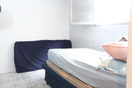 Casa à venda com 100m², 3 quartos e 2 vagasQuarto da casa - rua lateral