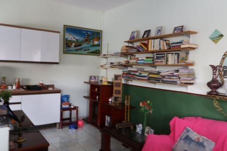 Casa à venda com 100m², 3 quartos e 2 vagasSala casa superior