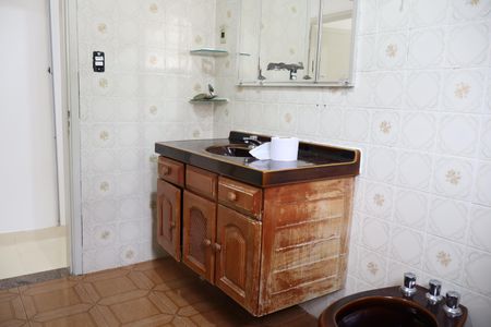 Casa à venda com 100m², 3 quartos e 2 vagasBanheiro