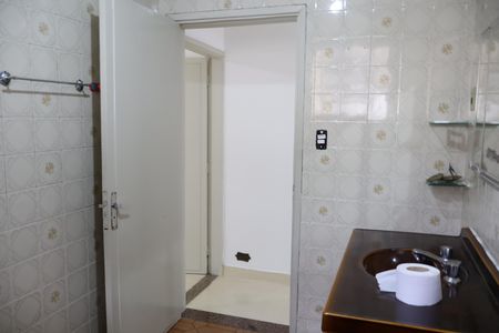 Casa à venda com 100m², 3 quartos e 2 vagasBanheiro