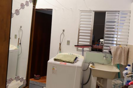 Casa à venda com 100m², 3 quartos e 2 vagasÁrea de serviço casa superior