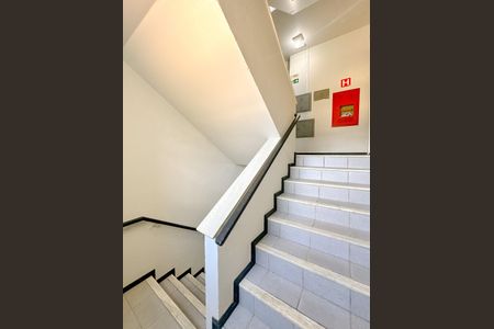 Apartamento para alugar com 72m², 2 quartos e 1 vagaEscada