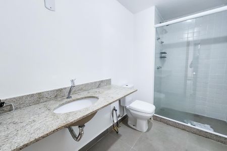 Studio para alugar com 30m², 1 quarto e sem vaga Studio para alugar com 30m², 1 quarto e sem vagaBanheiro