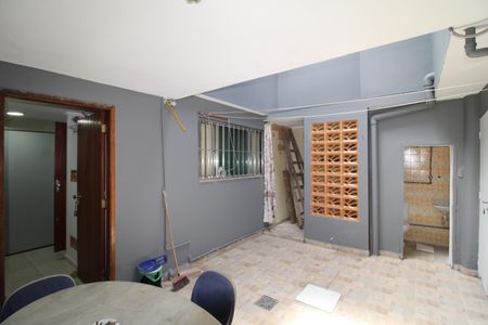 Casa à venda com 175m², 4 quartos e 1 vagaÁrea de Serviço