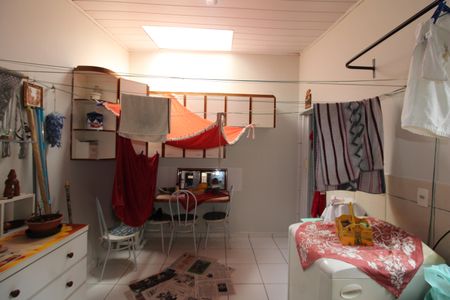 Casa à venda com 175m², 4 quartos e 1 vagaÁrea de Serviço