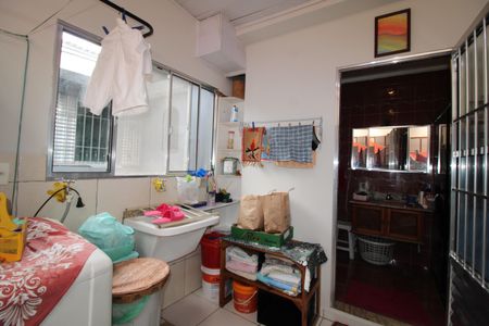 Casa à venda com 175m², 4 quartos e 1 vagaÁrea de Serviço