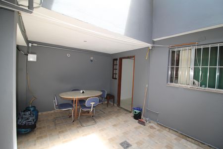 Casa à venda com 175m², 4 quartos e 1 vagaÁrea de Serviço