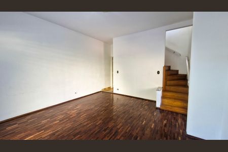 Sala de casa para alugar com 3 quartos, 227m² em Jardim Prudência, São Paulo