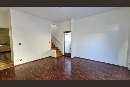 Casa para alugar com 3 quartos, 227m² em Jardim Prudência, São Paulo