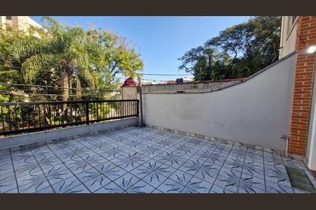 Área comum de casa para alugar com 3 quartos, 227m² em Jardim Prudência, São Paulo