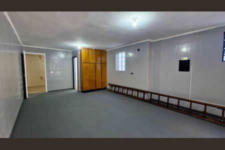 Casa para alugar com 3 quartos, 227m² em Jardim Prudência, São Paulo