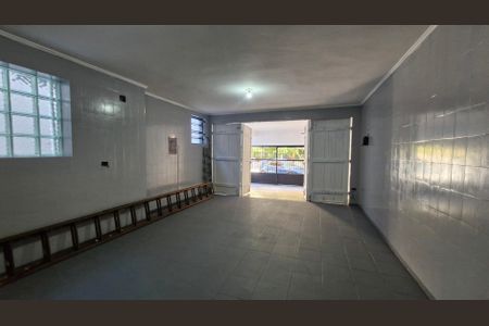 Casa para alugar com 3 quartos, 227m² em Jardim Prudência, São Paulo