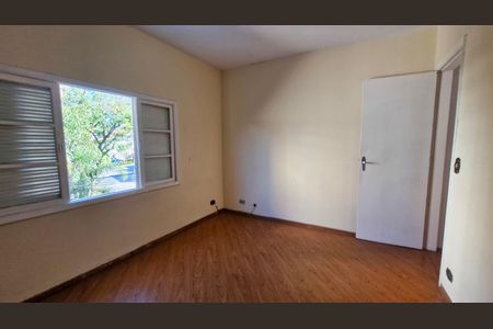 Quarto de casa para alugar com 3 quartos, 227m² em Jardim Prudência, São Paulo
