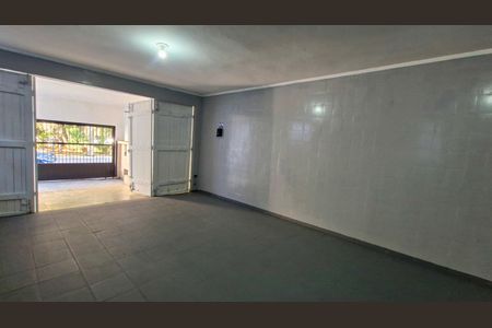 Casa para alugar com 3 quartos, 227m² em Jardim Prudência, São Paulo