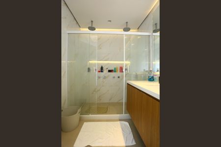 Casa de condomínio à venda com 400m², 4 quartos e 3 vagas Casa de condomínio à venda com 400m², 4 quartos e 3 vagasBanheiro da Suíte 3