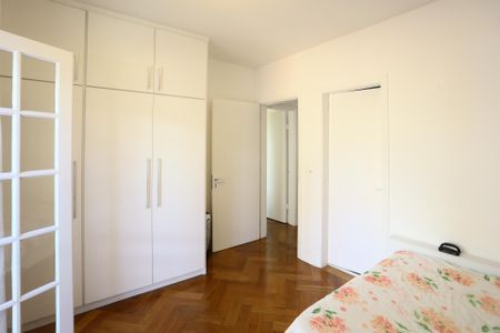 Casa de condomínio à venda com 400m², 4 quartos e 3 vagas Casa de condomínio à venda com 400m², 4 quartos e 3 vagasSuíte 1