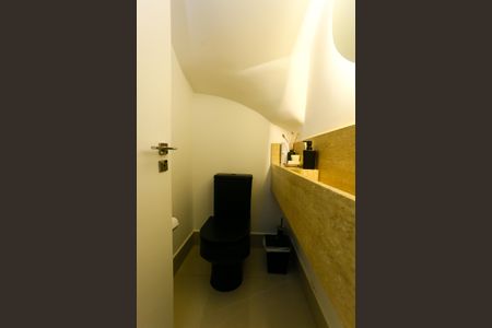 Casa de condomínio à venda com 400m², 4 quartos e 3 vagas Casa de condomínio à venda com 400m², 4 quartos e 3 vagasLavabo