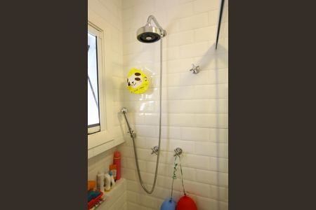 Casa de condomínio à venda com 400m², 4 quartos e 3 vagas Casa de condomínio à venda com 400m², 4 quartos e 3 vagasBanheiro da Suíte 2