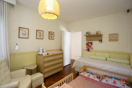 Casa de condomínio à venda com 400m², 4 quartos e 3 vagas Casa de condomínio à venda com 400m², 4 quartos e 3 vagasSuíte 2