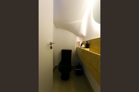 Casa de condomínio à venda com 400m², 4 quartos e 3 vagas Casa de condomínio à venda com 400m², 4 quartos e 3 vagasLavabo