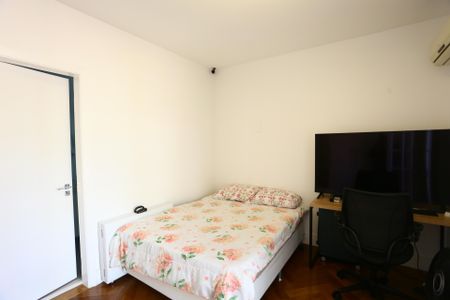 Casa de condomínio à venda com 400m², 4 quartos e 3 vagas Casa de condomínio à venda com 400m², 4 quartos e 3 vagasSuíte 1