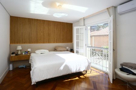 Casa de condomínio à venda com 400m², 4 quartos e 3 vagas Casa de condomínio à venda com 400m², 4 quartos e 3 vagasSuíte 3