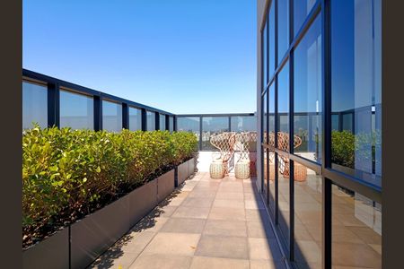 Apartamento à venda com 142m², 3 quartos e 2 vagas Apartamento à venda com 142m², 3 quartos e 2 vagasPiscina